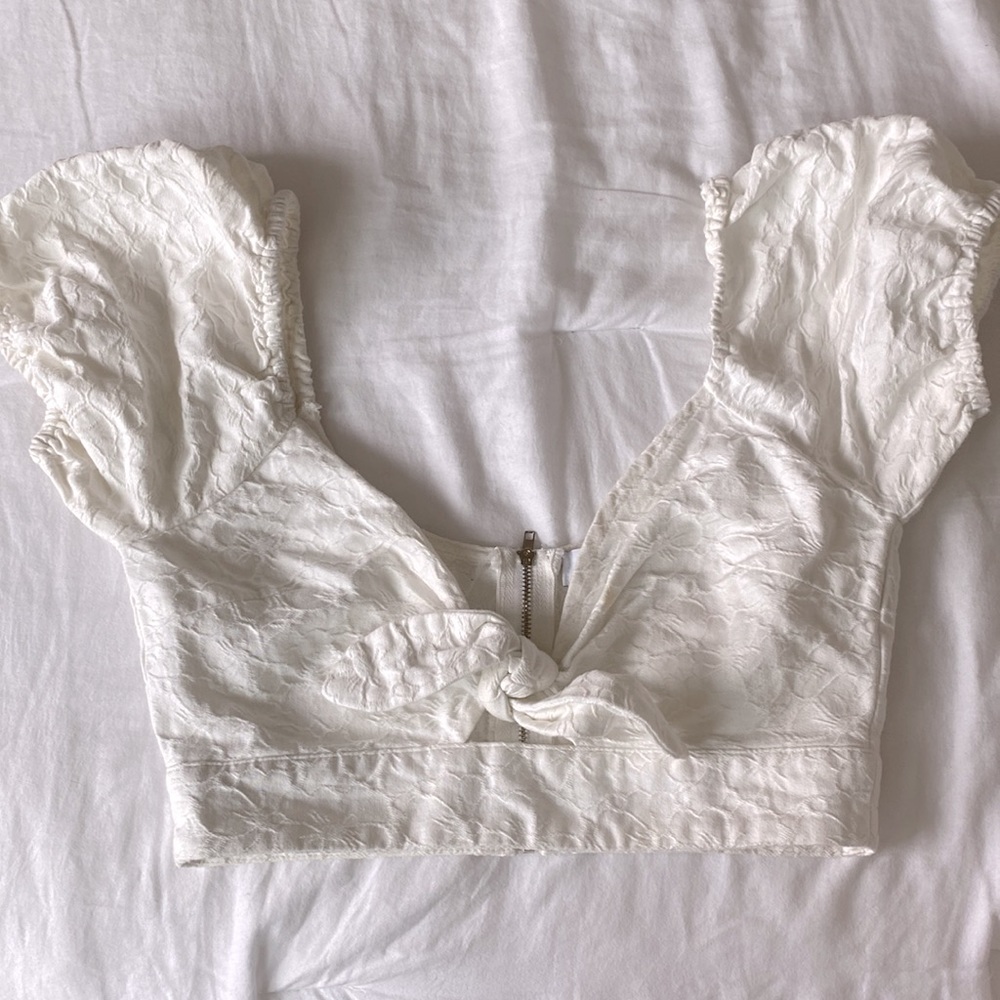 White Top - Picture 2 of 6